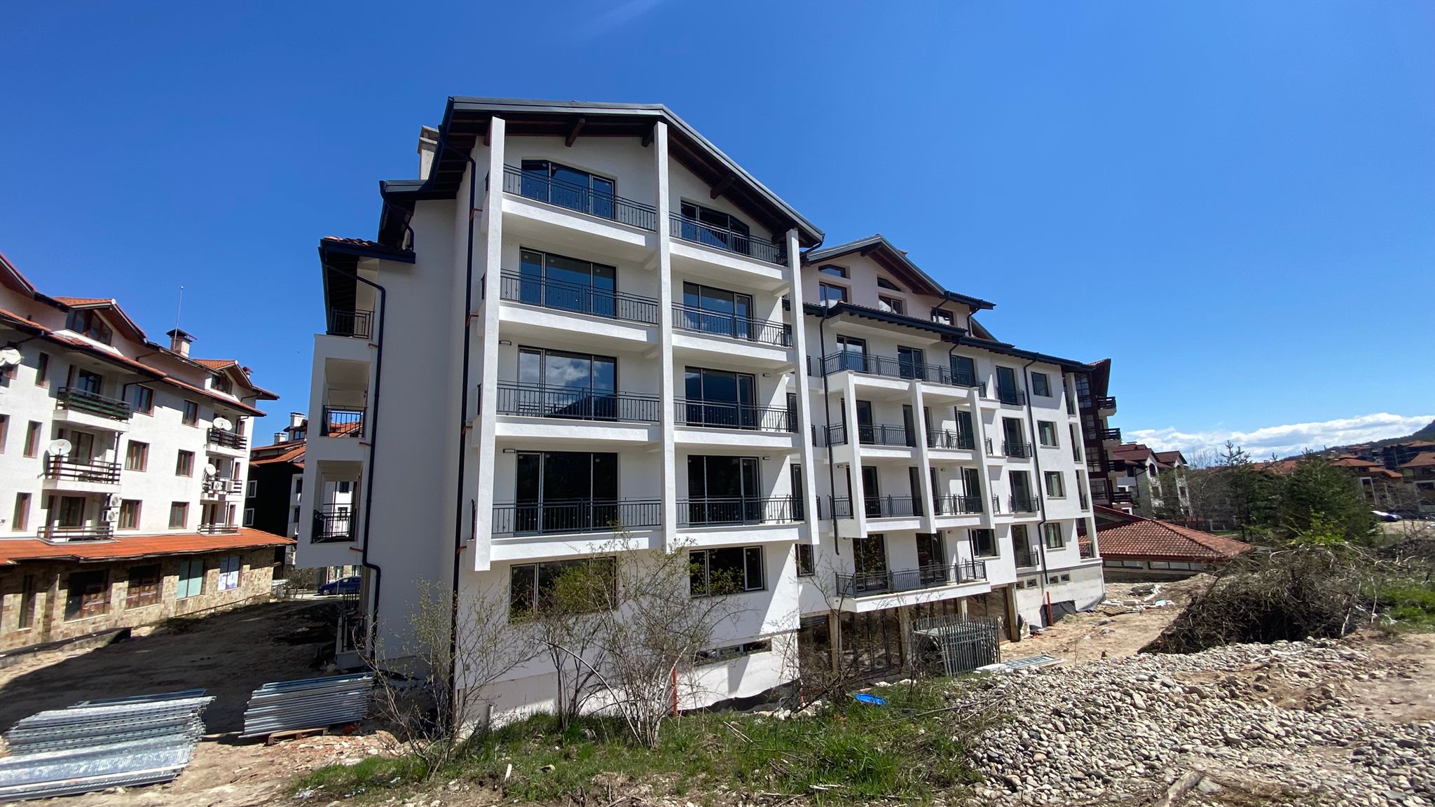 Mons Orbelus exterior, April 2026